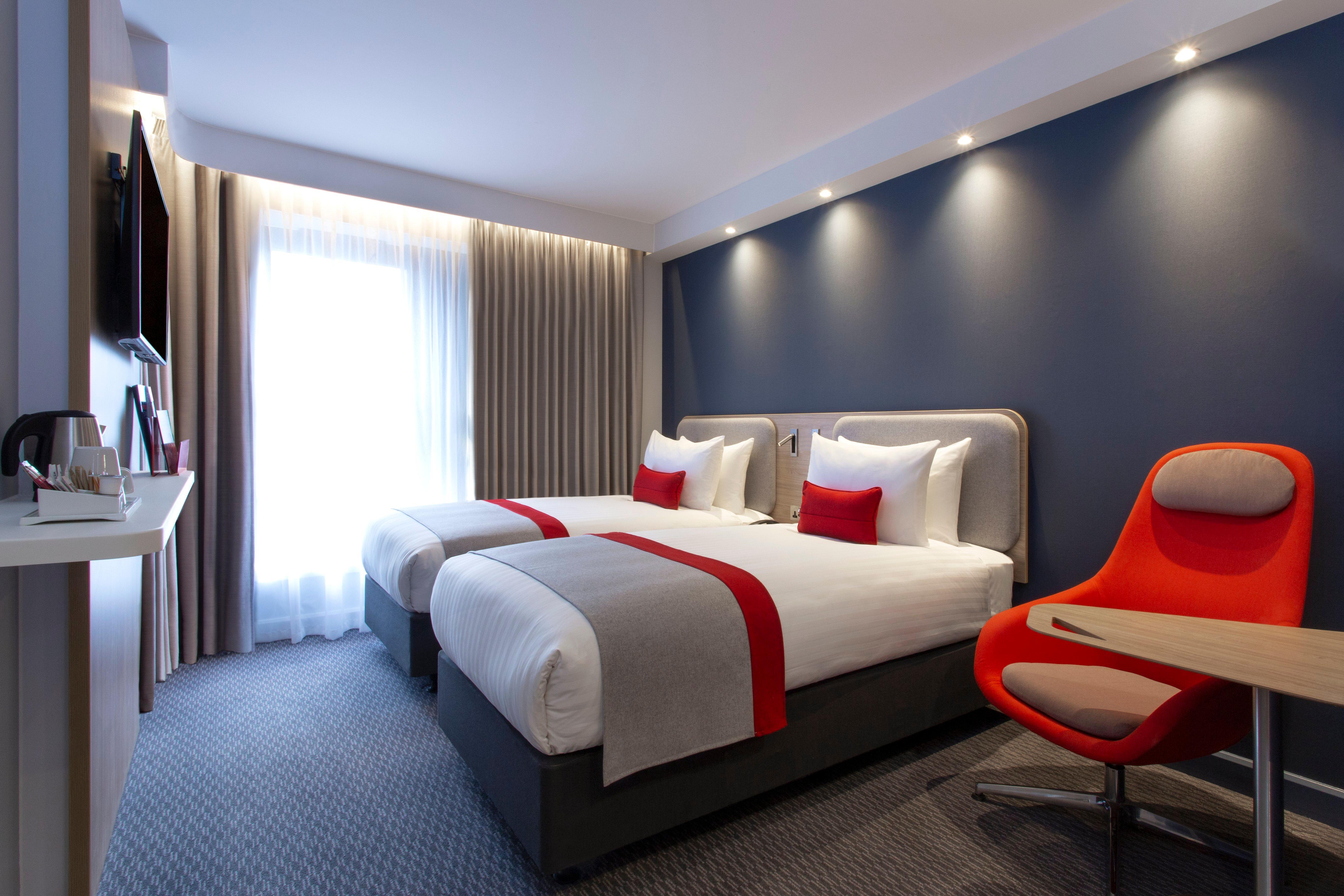Holiday Inn Express Royal Docks By Ihg Лондон Экстерьер фото