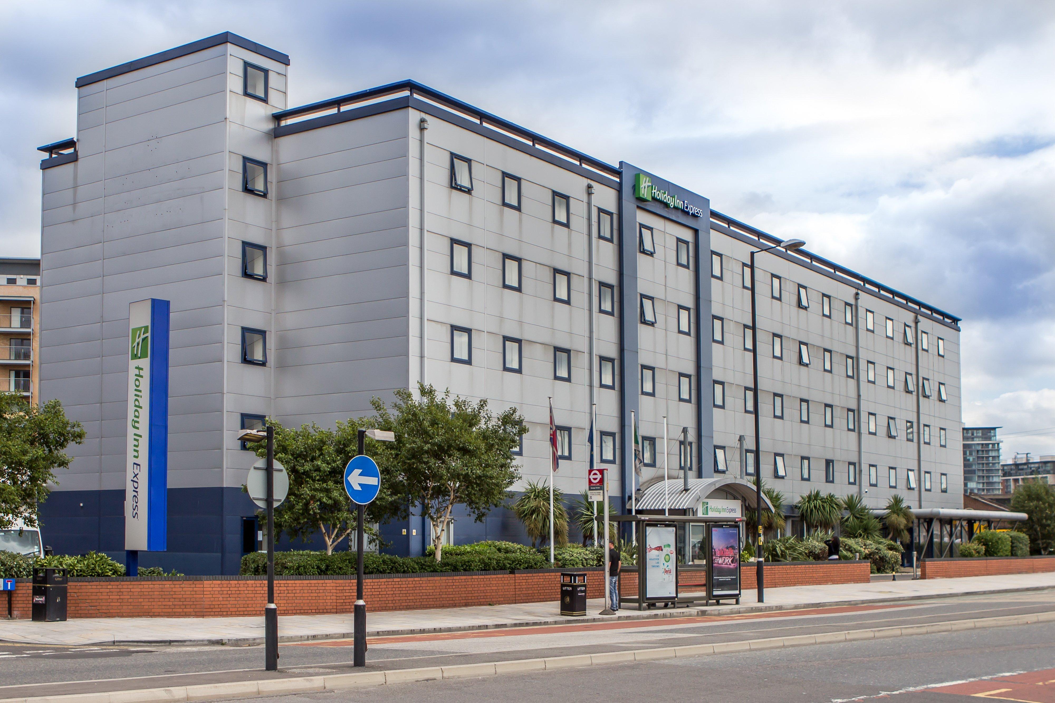 Holiday Inn Express Royal Docks By Ihg Лондон Экстерьер фото