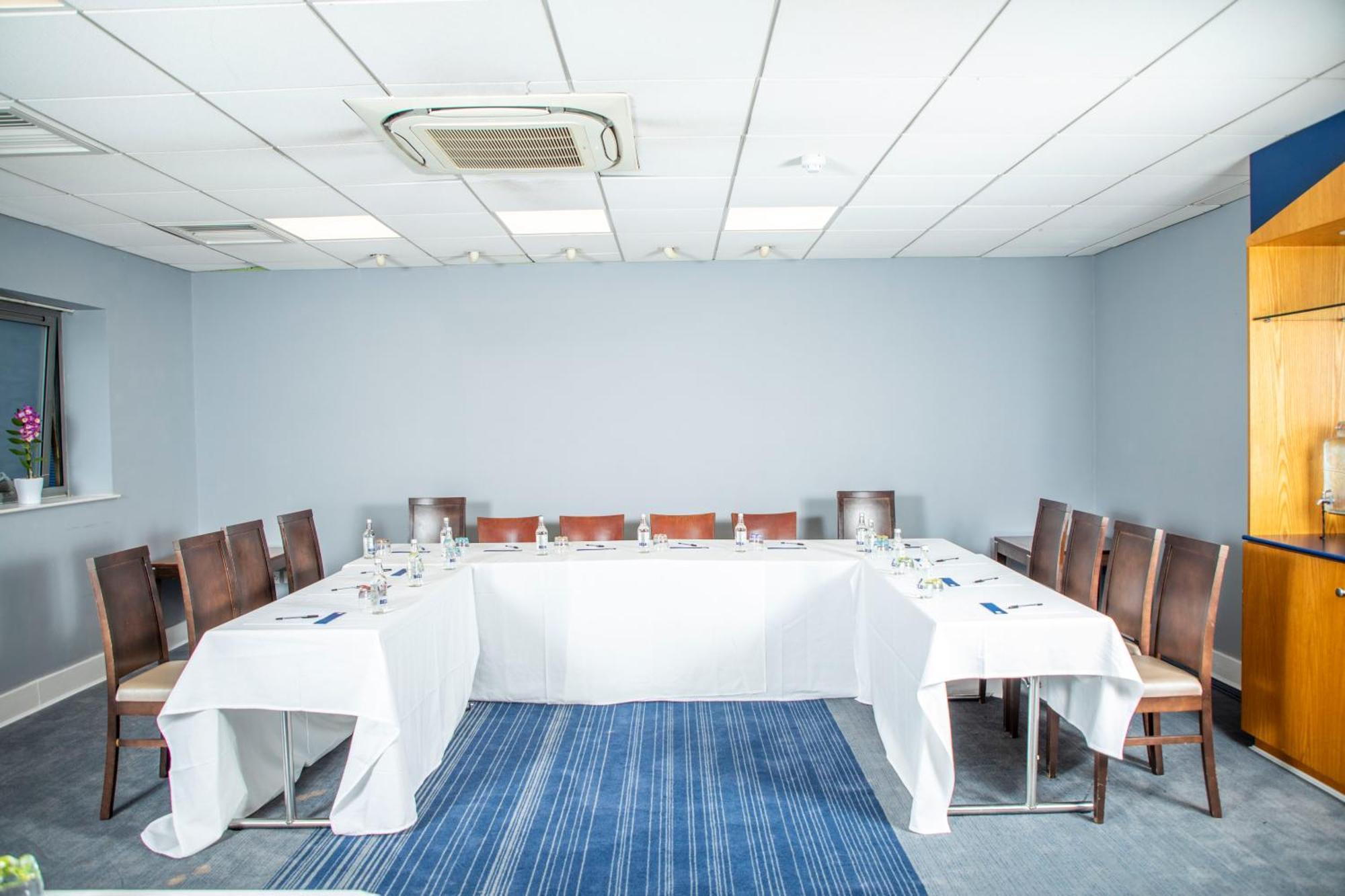 Holiday Inn Express Royal Docks By Ihg Лондон Экстерьер фото
