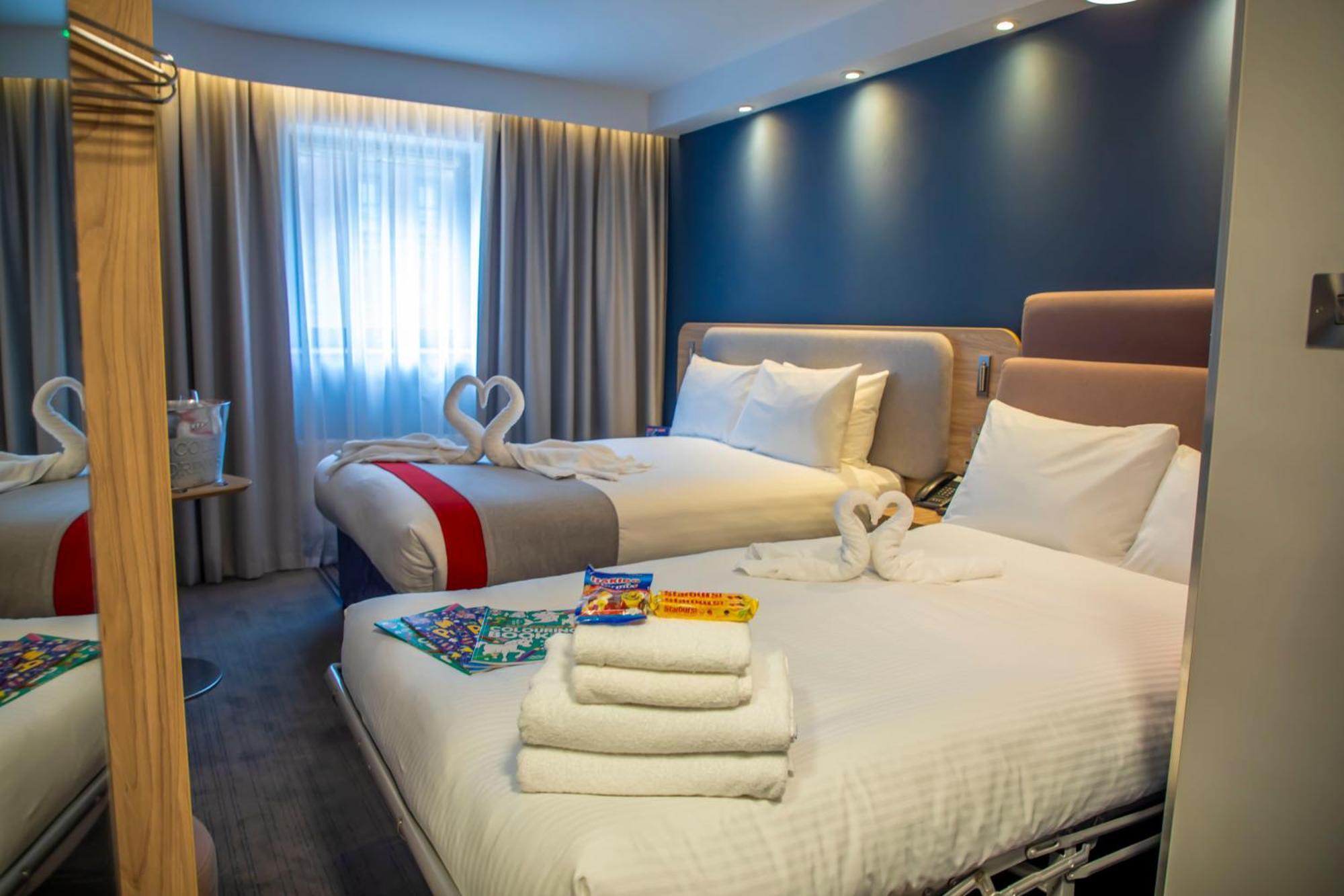 Holiday Inn Express Royal Docks By Ihg Лондон Экстерьер фото