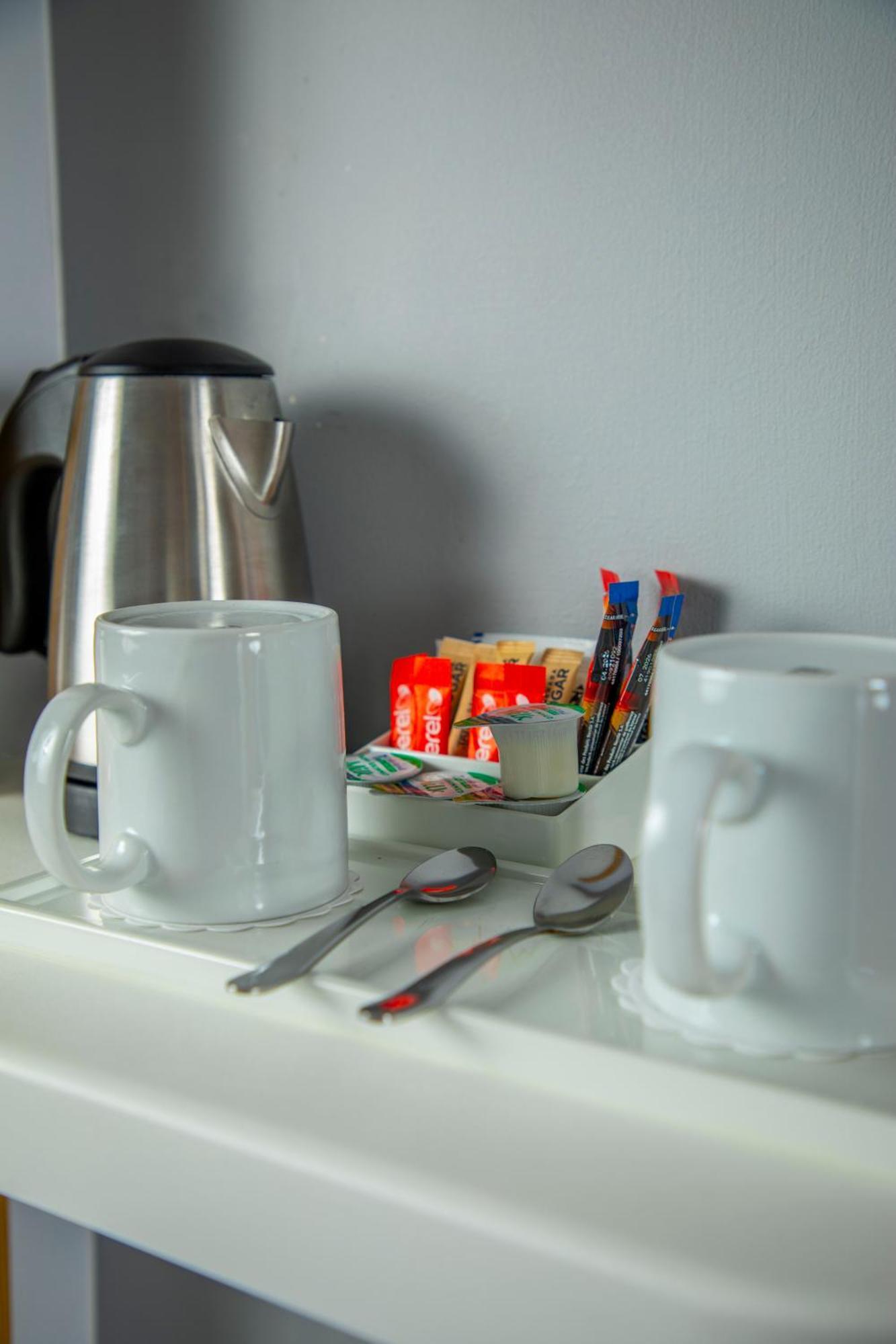 Holiday Inn Express Royal Docks By Ihg Лондон Экстерьер фото